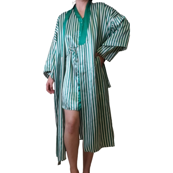 Linda for Eatons Satin Two Piece Sleep Set Nightgown & Housecoat Vintage - Picture 13 of 13